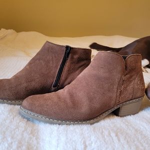Tan suede boots